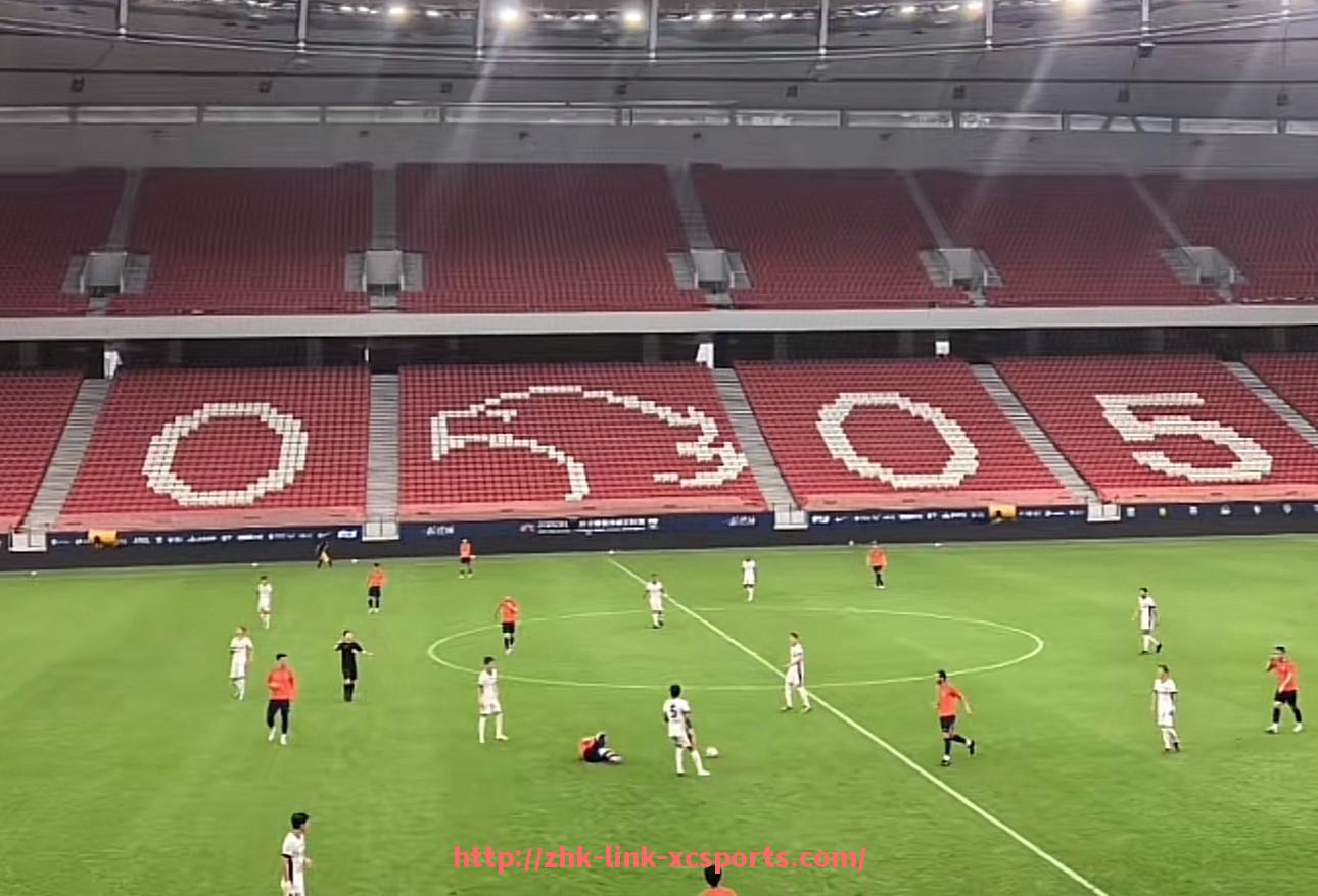 杏彩体育-PES2017中英超球队图标设计及细节对比解析