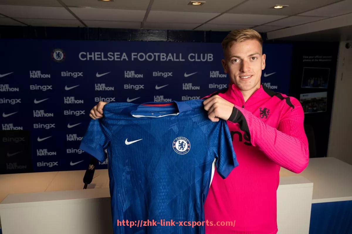 杏彩体育-世俱杯替补席指挥行为观察与主教练临场调整判断